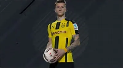 Célèbre jeu d'une grande série se basant sur le football. Vous l'avez deviné, il s'agit de :