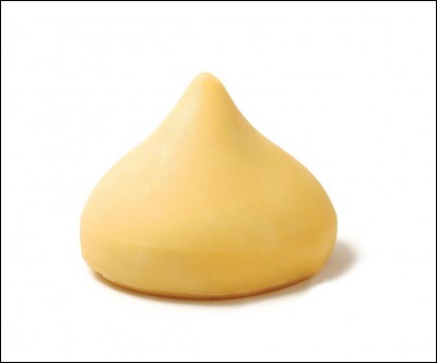 Spécialité de la Galice, le "Queso Tetilla" est un fromage en forme de sein, de couleur ivoire jaunâtre. Avec quel lait est-il fabriqué ?