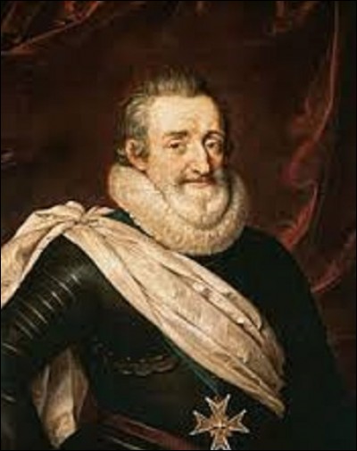 On continue avec les rois de France. Lequel de ces trois monarques a dit : "Paris vaut bien une messe", lors de sa conversion au catholicisme qui lui permit enfin d'accéder au trône de France, le 2 août 1589 ?