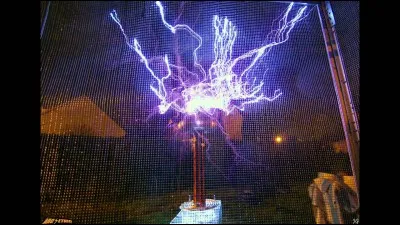 Qui sont les parents de Nikola Tesla ?