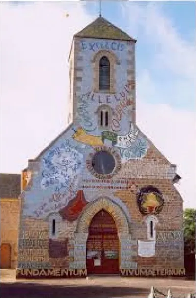 Nous prenons la direction de la Normandie et de Ménil-Gondouin, où nous verrons la façade peinte de son église. Village de l'arrondissement d'Argentan, il se situe dans le département ...