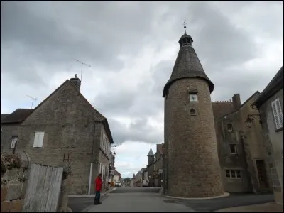 Bellegarde-en-Marche, village de 400 habitants, au coeur de la France, est un ancien centre de la Tapisserie. Dans quel département se trouve-t-il ?