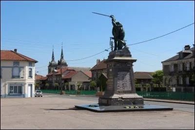 Fresnes-en-Woëvre, commune de 700 habitants, a été traversée par la ligne de front pendant une grande partie de la Grande Guerre. Dans quel département se trouve-t-elle ?