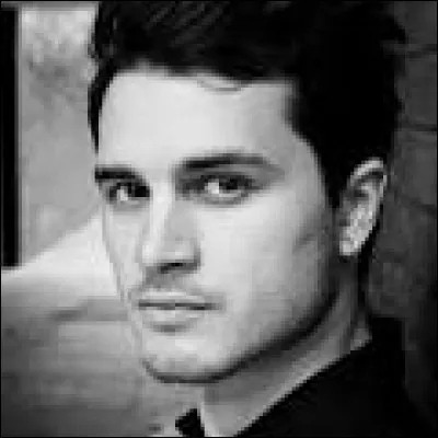 Qui joue le rôle d'Enzo ?