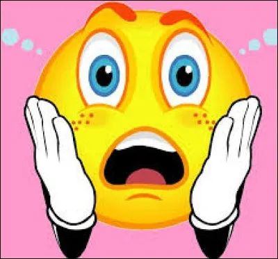 Durant le service religieux, que ne doivent pas faire les membres du clergé ?