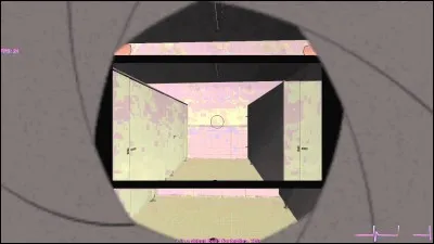 Dans les toilettes au troisième étage, de quel côté la fille fantôme a-t-elle son il allumé ?