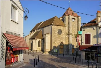 A la Queue-en-Brie il y a une belle église Saint-Nicolas du XIe siècle. Ses habitants sont...