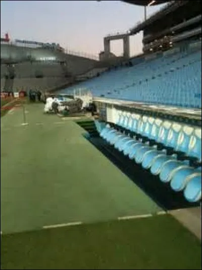 Qui était l'entraîneur sur le banc de touche du Vélodrome pour le Classico 2009 ?