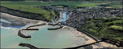 Port-en-Bessin est un commune littorale d'à-peine 2 000 habitants, avec un important port de pêche. Dans quel département se trouve-t-elle ?