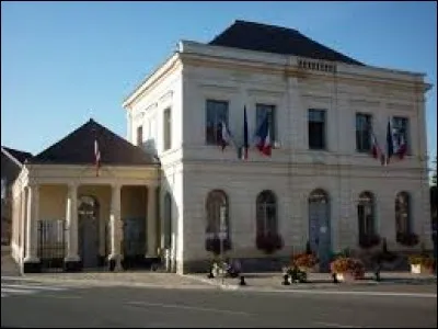 Commune du Nord-Pas-de-Calais, dans l'arrondissement de Valenciennes, Avesnes-le-Sec se situe dans le département ...