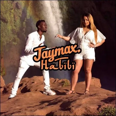 Depuis combien de temps sort-elle avec son copain ?