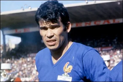 Il était surnommé "La Foudre" et participa avec l'équipe de France à la Coupe du monde de football en 1966. C'est Néstor...