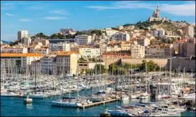 Provence-Alpes-Côte d'Azur - Laquelle de ces phrases sur Marseille est vraie ?