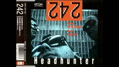 De quel genre musical le groupe Front 242 est-il considéré comme étant le fondateur ?