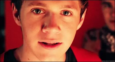 Que s'est-il tordu en jouant au foot ?