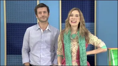 Comment s'appelle ce professeur ? (à côté d'Angie)