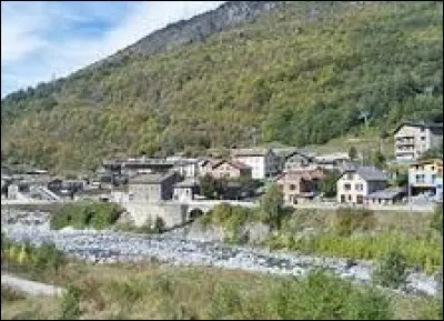 Nous partons à la découverte d'Orelle. Station de sports d'hiver au fond de la vallée de la Maurienne, elle se trouve en région ...