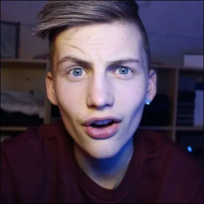 Quelle est l'année de sa première vidéo ?