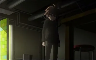 Où se trouve la salle secrète où Naegi trouve un registre des étudiants ?