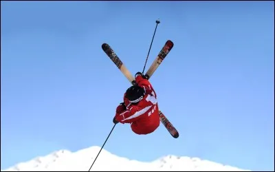 Quelle compétition de ski a pour but de faire des sauts depuis un tremplin et d'atterrir sur ses skis ?