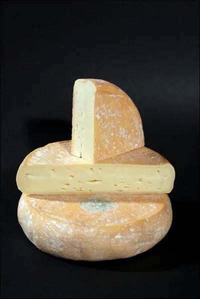 Quel fromage délicieux est indispensable pour une tartiflette ?