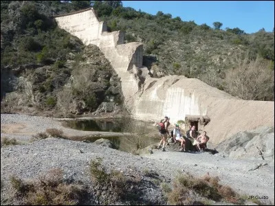 Dans quel département français le barrage de Malpasset se situe-t-il ?