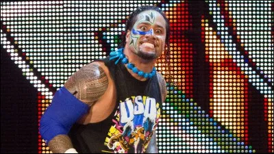 Avec qui Jimmy Uso est-il en couple ?