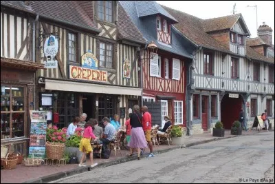 Beuvron-en-Auge est une petite commune de 200 habitants environnée de vertes prairies. Elle fait partie des "plus beaux villages de France". Dans quel département se trouve-t-elle ?