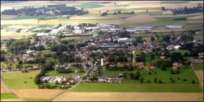 Feuquières-en-Vimeu est une commune de 2 500 habitants, sur un plateau calcaire voué à la grande culture. Elle compte plusieurs PME de petite métallurgie et serrurerie. Dans quel département se trouve-t-elle ?