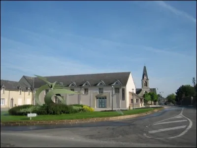Orgères-en-Beauce est un village de plaine de 1000 habitants, longé par la Conie, petite rivière affluent du Loir. Dans quel département se trouve-t-il ?
