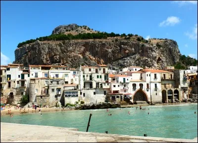 À quel pays appartient la Sicile ?