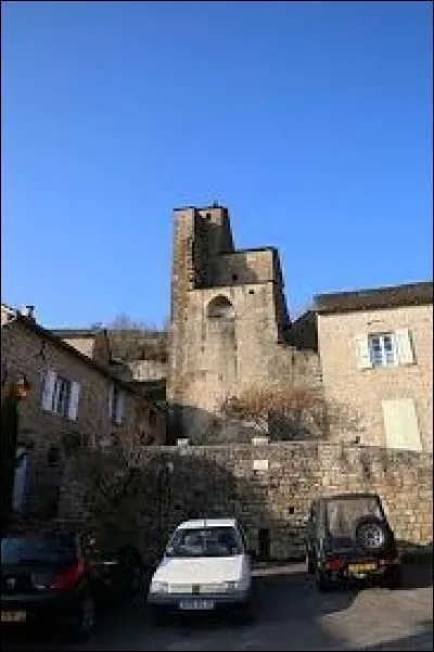 Ancienne commune d'Occitanie, dans l'arrondissement de Millau, Lavernhe se situe dans le département ...