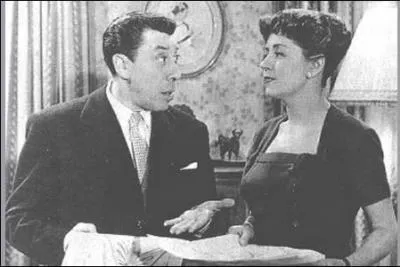 Fernand Vignardest coupeur chez ' Apollini', tailleur pour hommes. Il rve de devenir couturier pour dames et s'occupe un peu trop des pouses des clients, ce qui lui vaut d'tre renvoy.