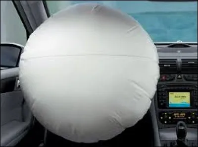 Coussin gonflable de sécurité protégeant en cas de choc les usagers des véhicules qui en sont équipés (mot d'origine anglaise).