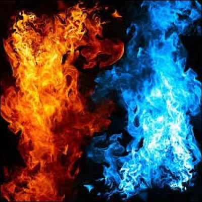La température d'une flamme bleue est-elle supérieure, égale ou inférieure à une flamme orange ?