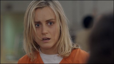 Saison 1 - Pour quelle raison Chapman se retrouve-t-elle en prison ?
