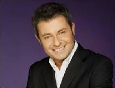 Comment s'appelle ce présentateur ?