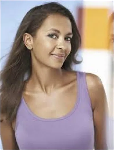 Comment s'appelle cette présentatrice ?