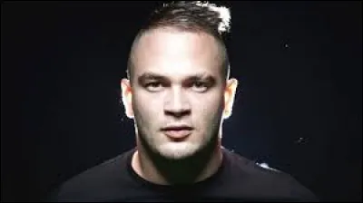 Dans quelle musique prononce-t-il la phrase : "Tu marcheras, tu monteras, et plus tard, on te tuera" ?