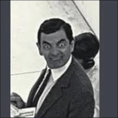 Bean a une voiture Bleu.