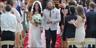 Qui a épousé Daniel Bryan ?