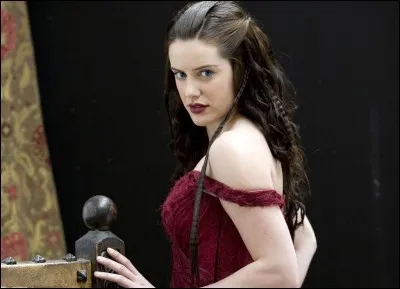 Qui est cette jeune femme ?