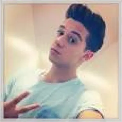 Quel &acirc;ge a Ruggero Pasquarelli (en vrai) ?