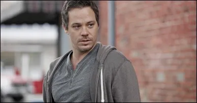 Comment Baelfire fait-il pour rejoindre les autres au pays imaginaire ?