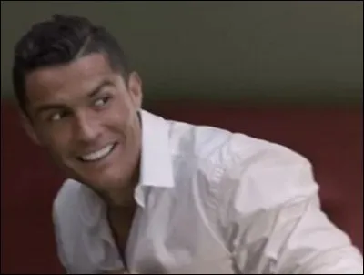 Dans quelle pub joue-t-il ?