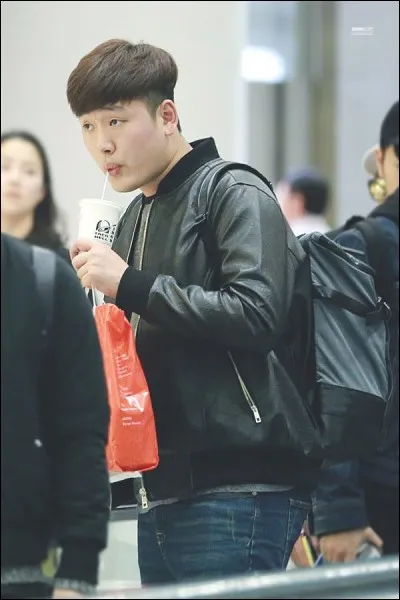 Qui est le manager des IKON ?