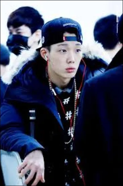 Quelles langues Bobby sait-il parler ?