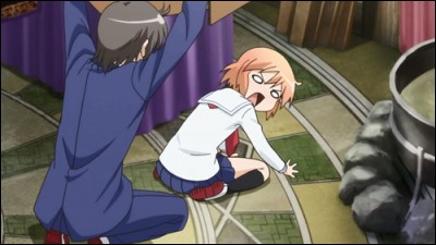 Qui est ce jeune homme à gauche et que demande-t-il à Kotoura-san ?