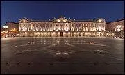 Comment s'appelle l'hotel de ville de Toulouse ?