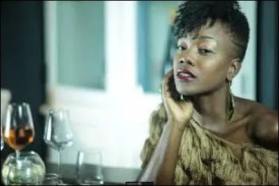 Quel est le genre musical de prédilection de la chanteuse Perle Lama ?